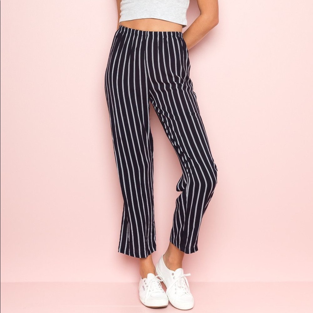 Women’s brandy Melville flowy stripe pants (os)